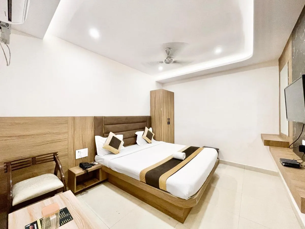 Image 6 of HOTEL GANGOTRI ! VARANASI होटल गंगोत्री ஹோட்டல் கங்கோத்ரி హోటల్ గంగోత్రి fully Air-Conditioned hotel with Lift availability, near Kashi Vishwanath Temple, and Ganga ghat