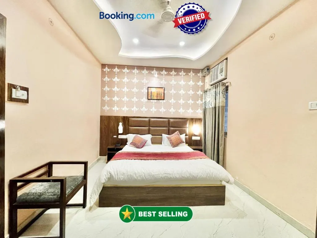 Image of HOTEL NEEL GAGAN ! VARANASI होटल नील गगन – హోటల్ నీల్ గగన్ fully-Air-Conditioned hotel at prime location, near Kashi Vishwanath Temple, and Ganga ghat