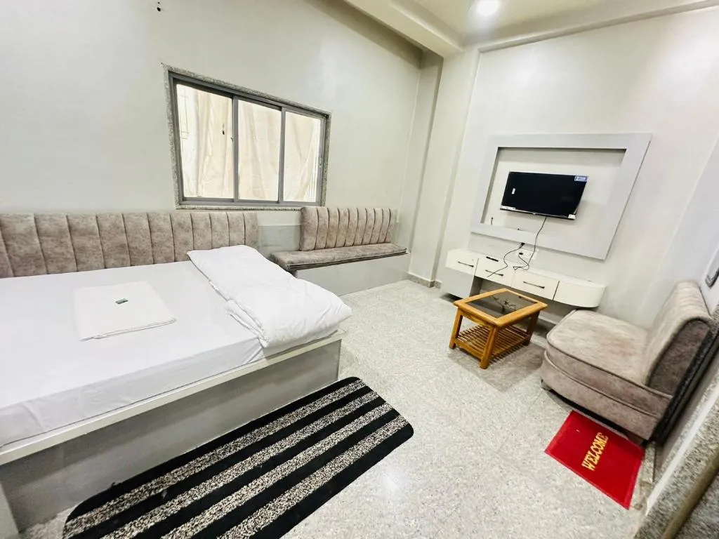 Image of HOTEL PRAKASH GUEST HOUSE ! Varanasi ! fully-Air-Conditioned hotel at prime location with off site Parking availability, near Kashi Vishwanath Temple, and Ganga ghat