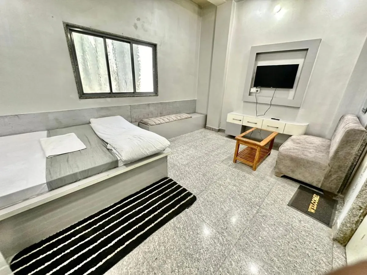 Image 1 of HOTEL PRAKASH GUEST HOUSE ! Varanasi ! fully-Air-Conditioned hotel at prime location with off site Parking availability, near Kashi Vishwanath Temple, and Ganga ghat