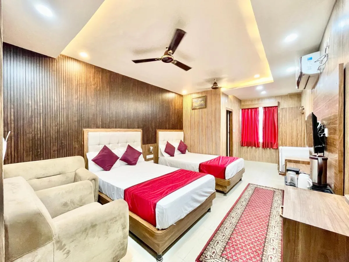 Image 3 of HOTEL SIDDHANT PALACE ! VARANASI fully-Air-Conditioned hotel at prime location, Lift-&-wifi-available, near-Kashi-Vishwanath-Temple, and-Ganga-ghat