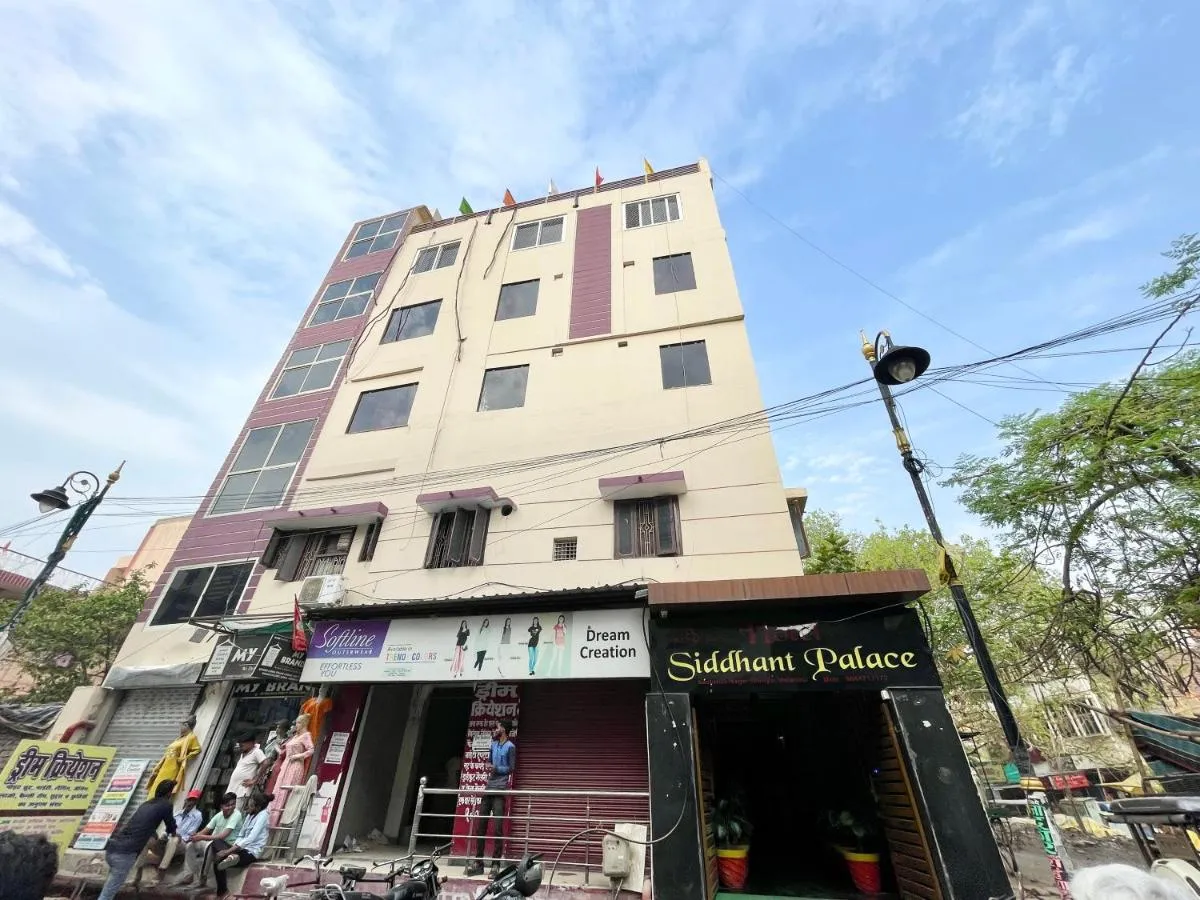 Image 4 of HOTEL SIDDHANT PALACE ! VARANASI fully-Air-Conditioned hotel at prime location, Lift-&-wifi-available, near-Kashi-Vishwanath-Temple, and-Ganga-ghat