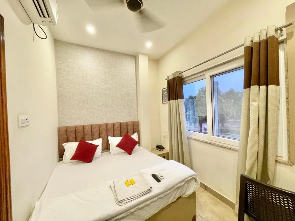 Image 6 of HOTEL S MADHWA ! VARANASI fully-Air-Conditioned hotel at prime location with off site Parking availability, near Kashi Vishwanath Temple and Ganga ghat