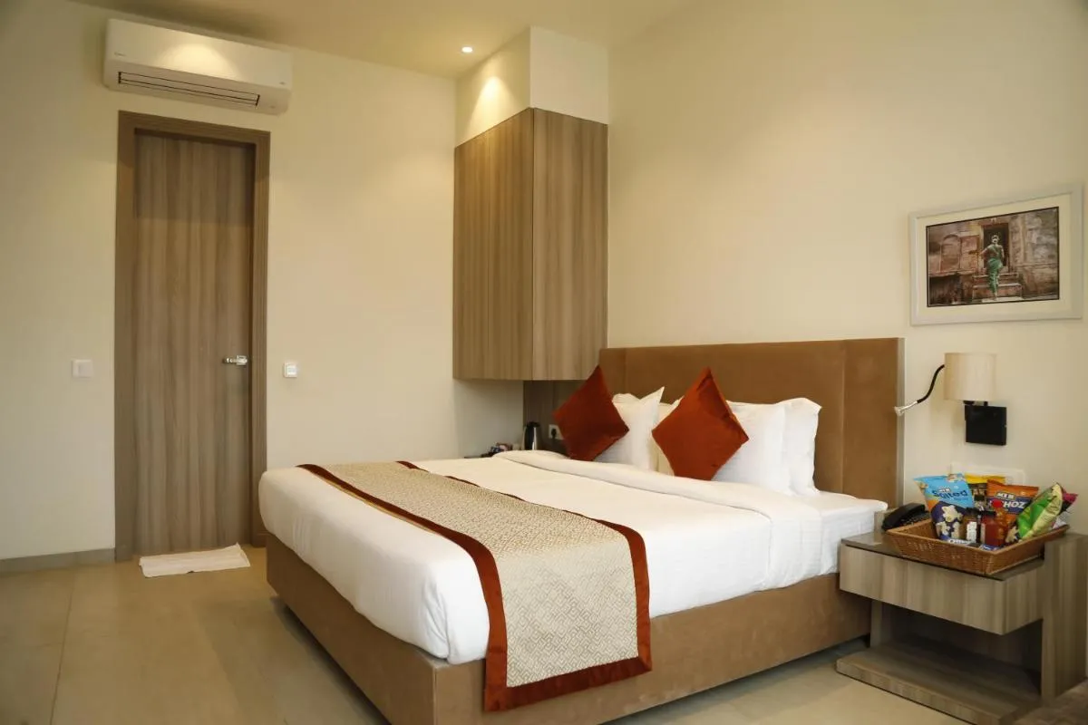 Image 5 of HOTEL THE ROYAL VISTA