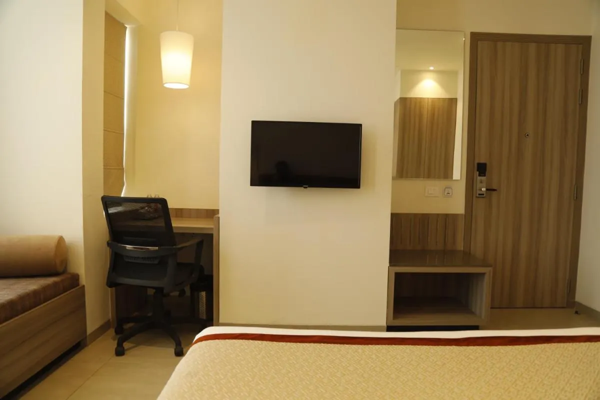 Image 6 of HOTEL THE ROYAL VISTA