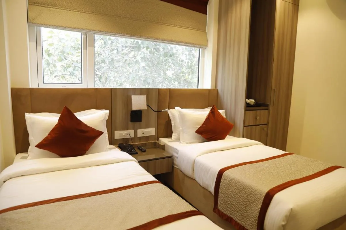 Image 1 of HOTEL THE ROYAL VISTA