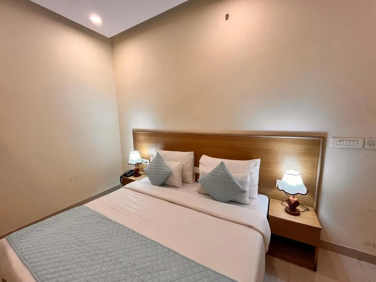 Image 3 of HOTEL TNCS – Couple Friendly Local IDs Accepted