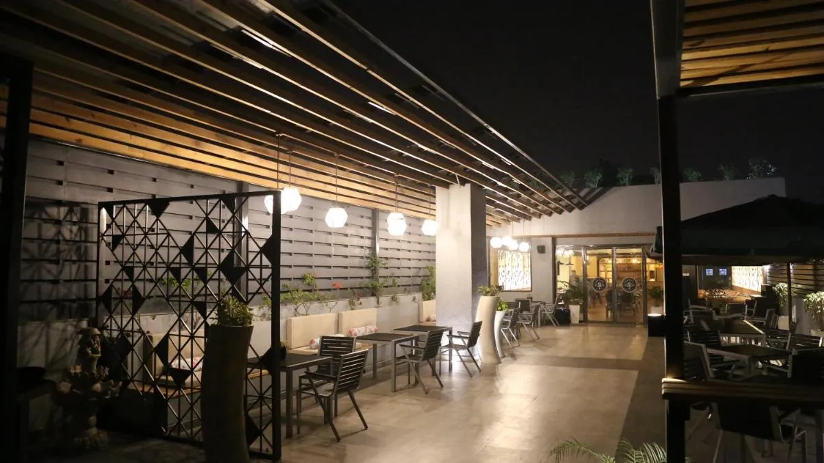 Image 5 of HOTEL V
