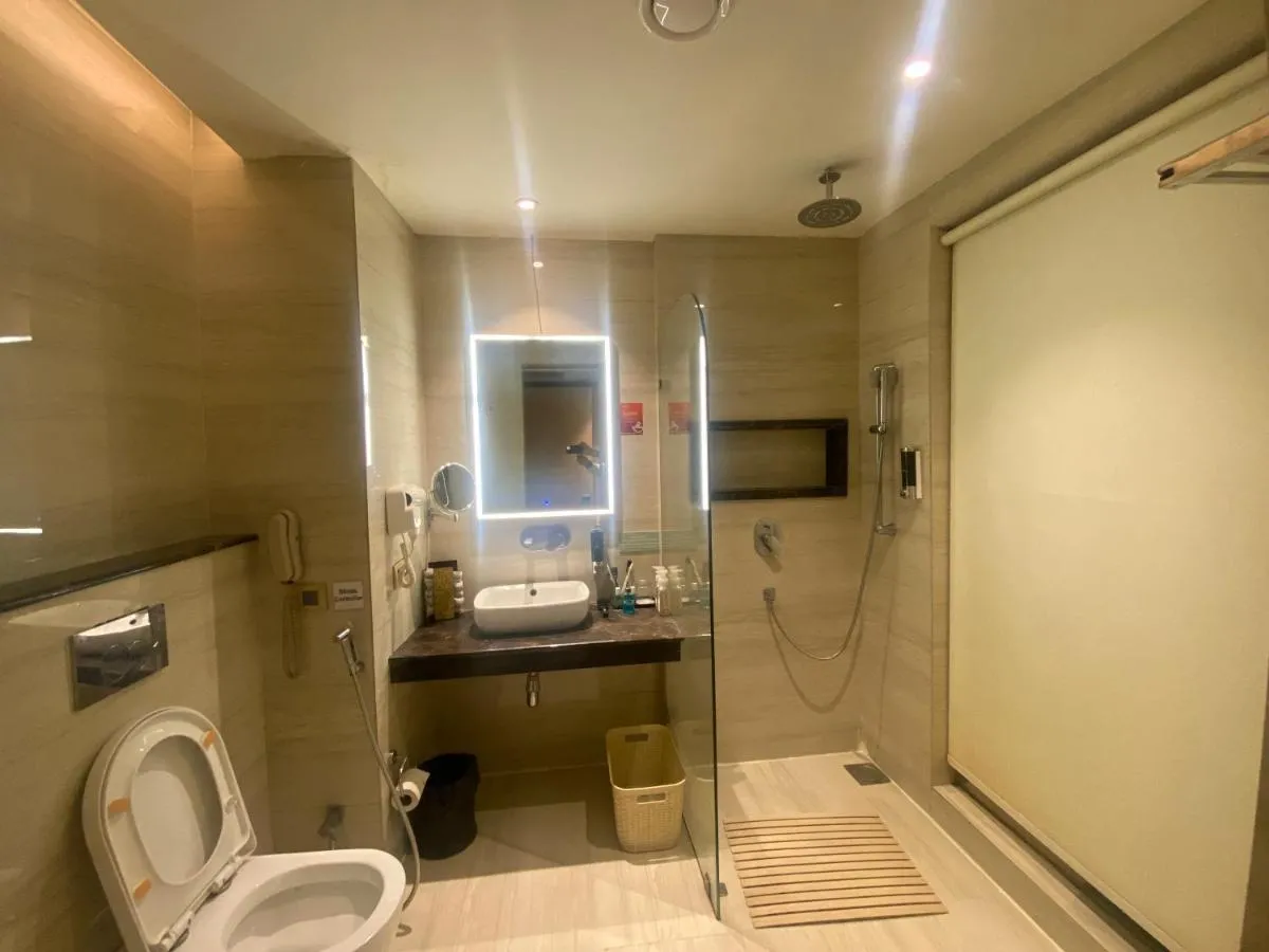 Image 2 of HOTEL V
