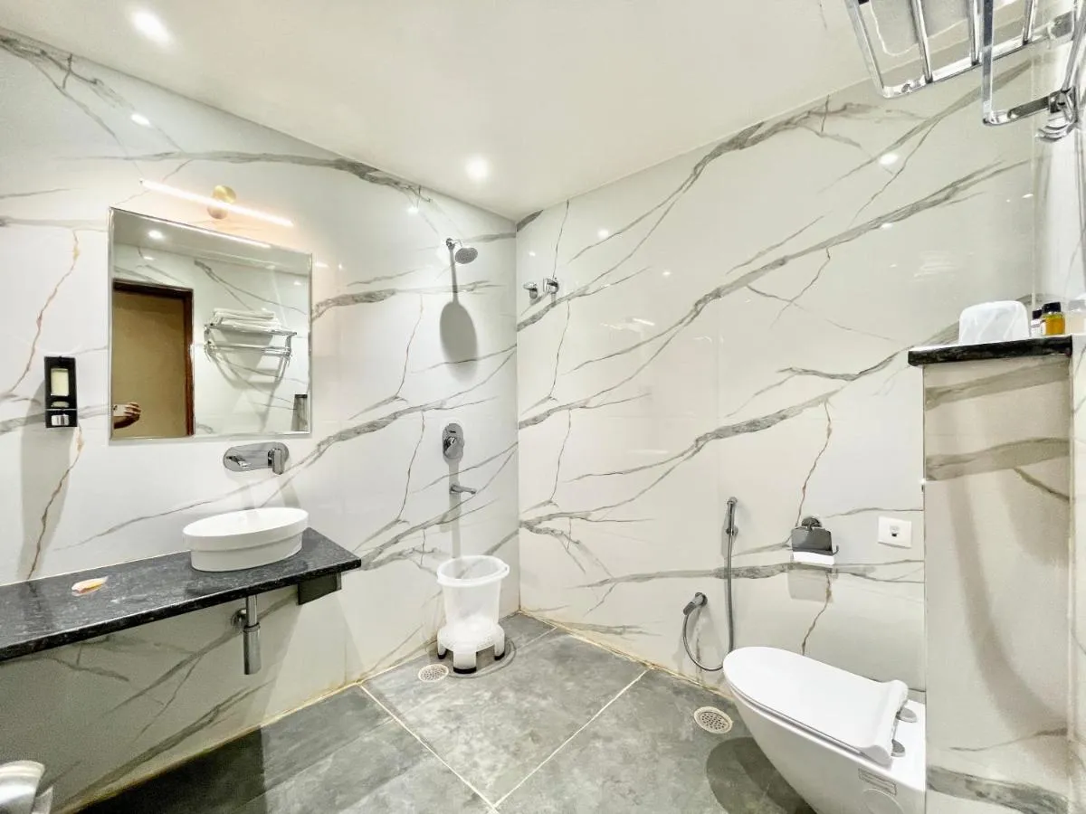 Image 2 of HOTEL VEDANGAM INN ! VARANASI – Forɘigner’s Choice ! fully Air-Conditioned hotel with Parking availability, near Kashi Vishwanath Temple, and Ganga ghat