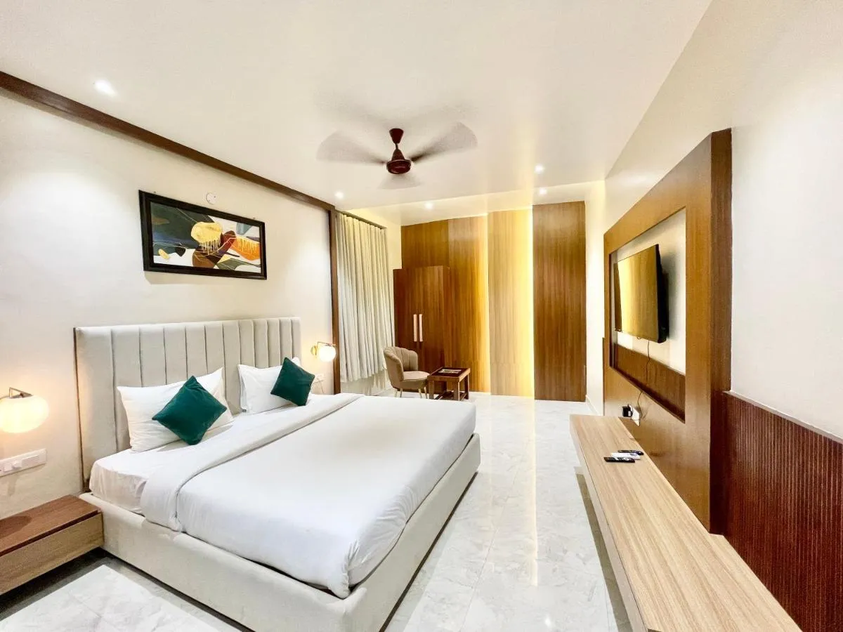 Image 4 of HOTEL VEDANGAM INN ! VARANASI – Forɘigner’s Choice ! fully Air-Conditioned hotel with Parking availability, near Kashi Vishwanath Temple, and Ganga ghat