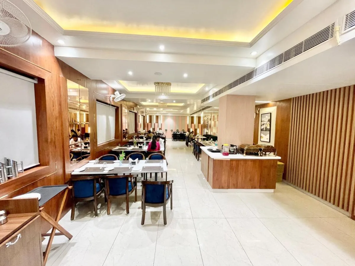 Image 4 of HOTEL VEDANGAM INN ! VARANASI – Forɘigner’s Choice ! fully Air-Conditioned hotel with Parking availability, near Kashi Vishwanath Temple, and Ganga ghat 2