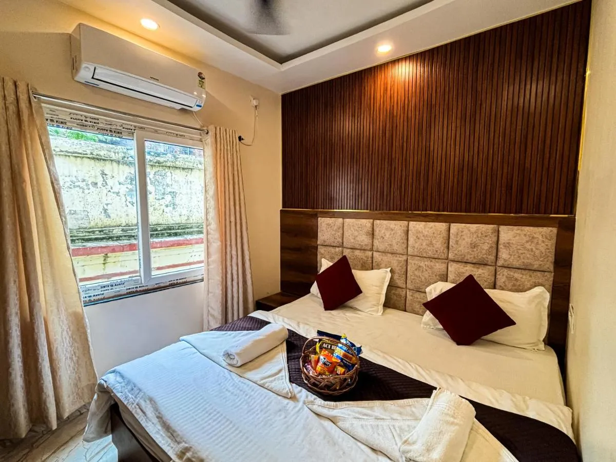 Image 6 of HOTEL VIA GANGA INN ! గంగా ఇన్ ద్వారా హోటల్ VARANASI! FULLY AIR-CONDITIONED HOTEL AT PRIME LOCATION WITH ROOFTOP GANGES VIEW! 2 Min walking distance from ASSI GHAT ,NEAR KASHI VISHWANATH TEMPLE