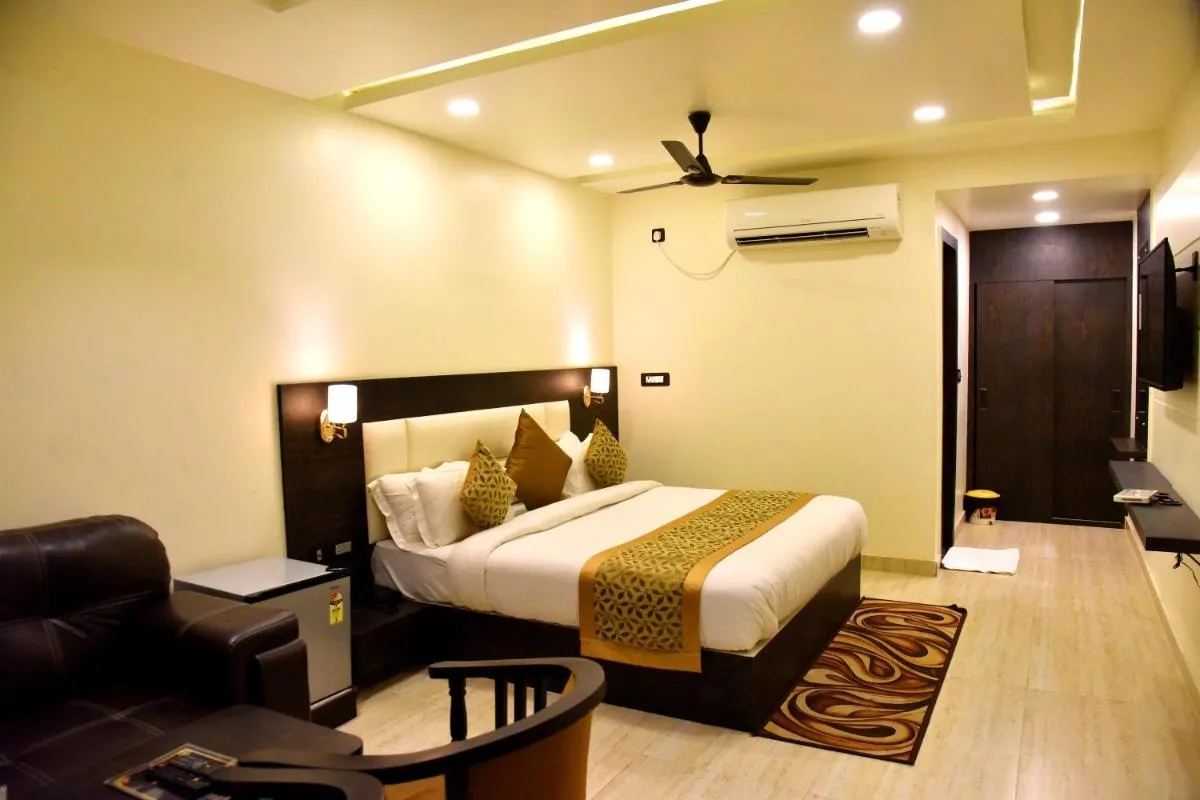 Image 1 of HOTEL VINAYAK