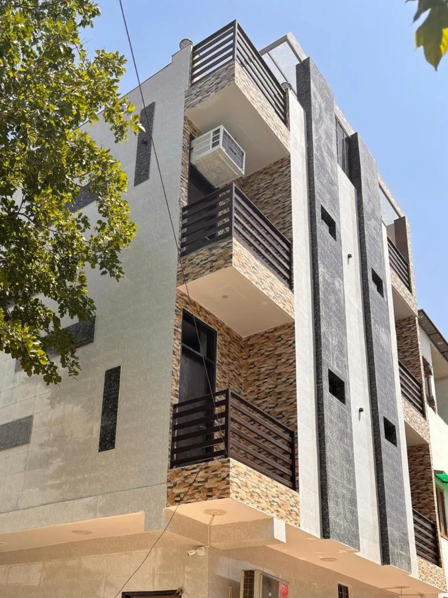 Image 3 of HomeStaywithRavinder 002