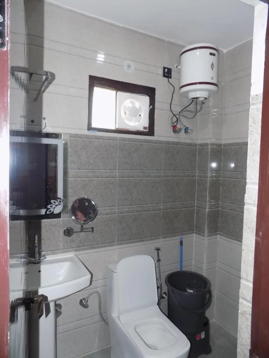 Image 4 of HomeStaywithRavinder 002