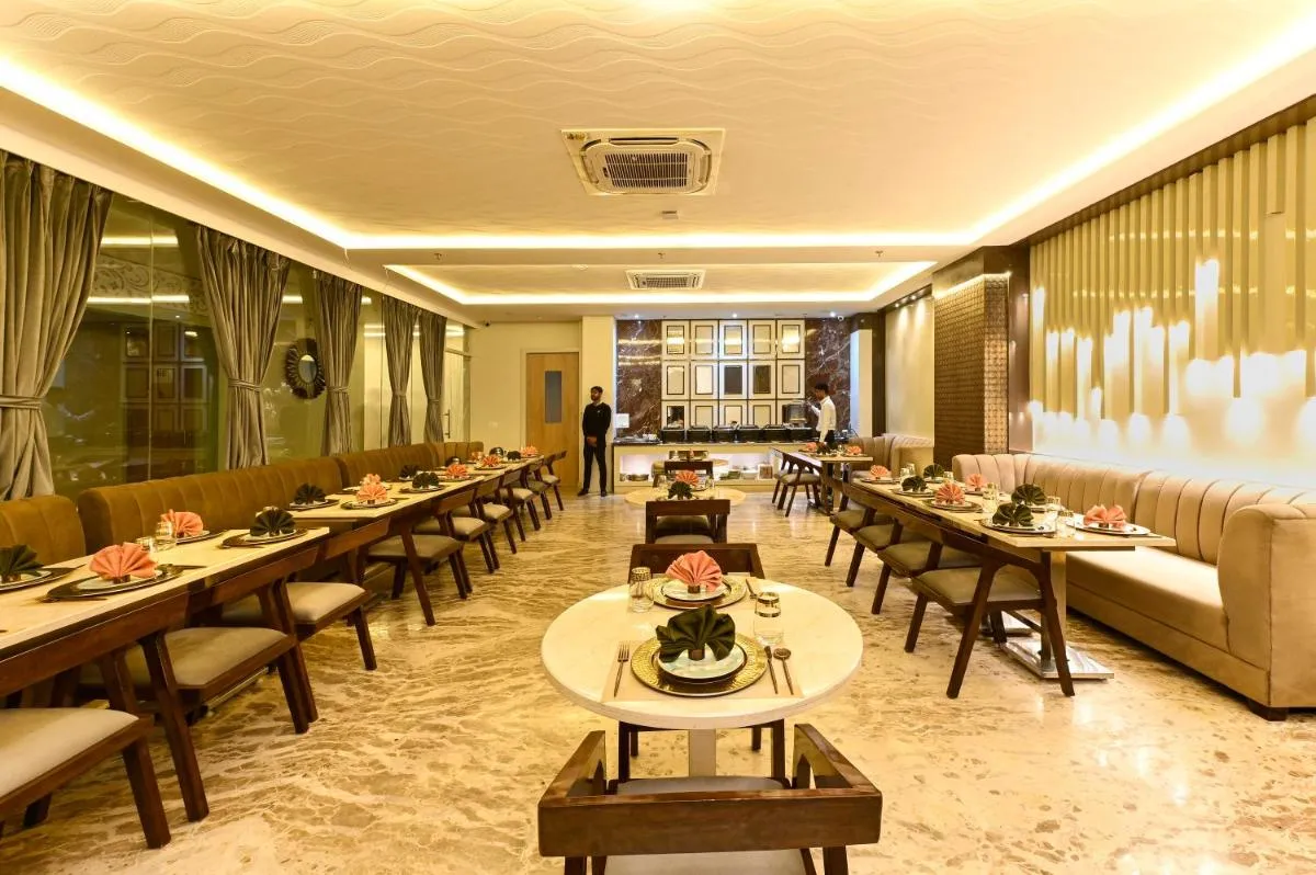 Image 2 of Hotel Avalon Palms Agra