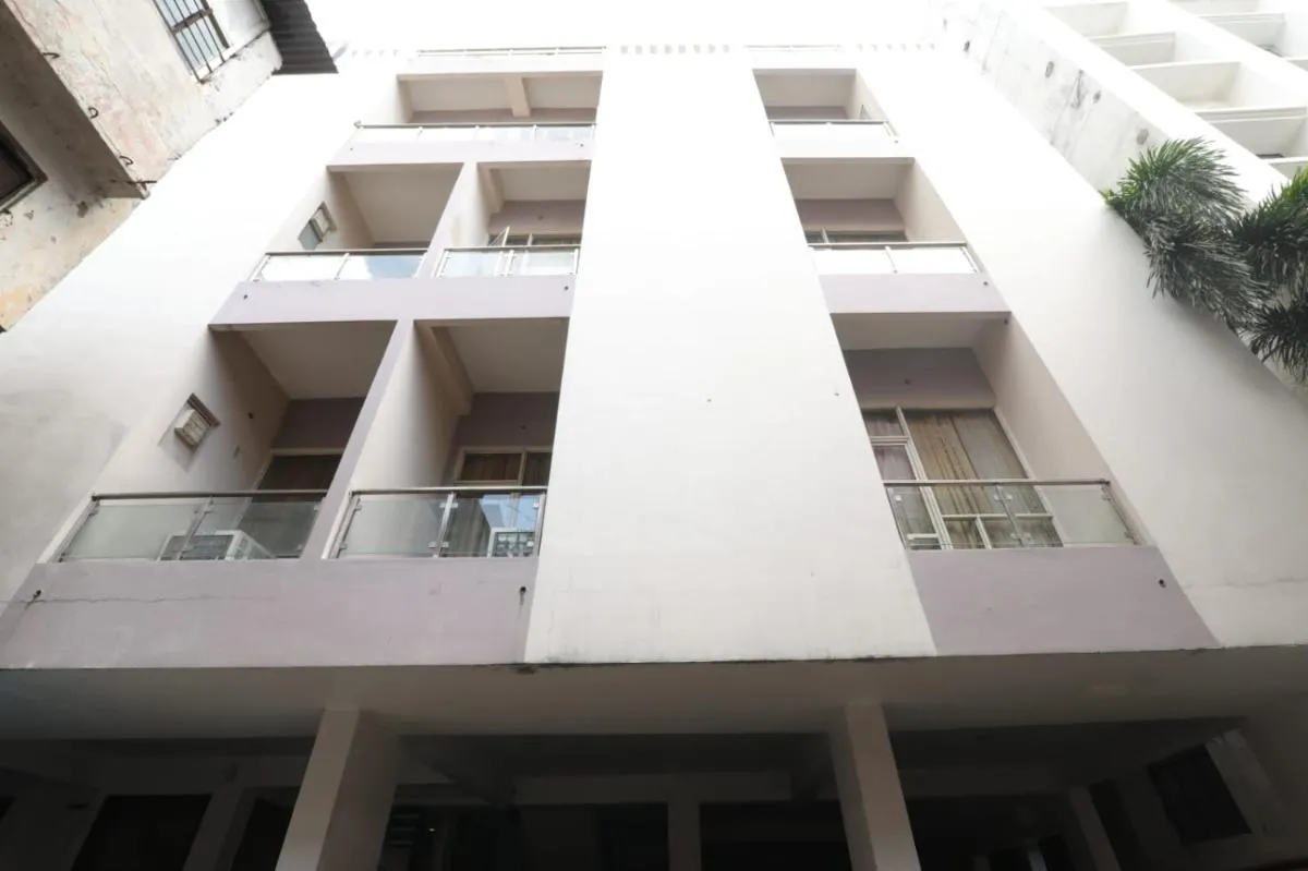 Image 5 of Hotel Global inn Hussainganj Lucknow