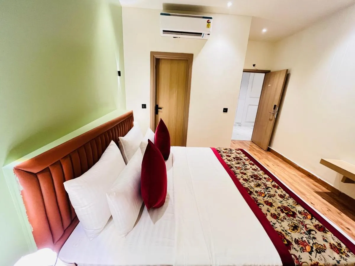 Image 5 of Hotel IP Swarn near Anand Vihar Vaishali Ghaziabad