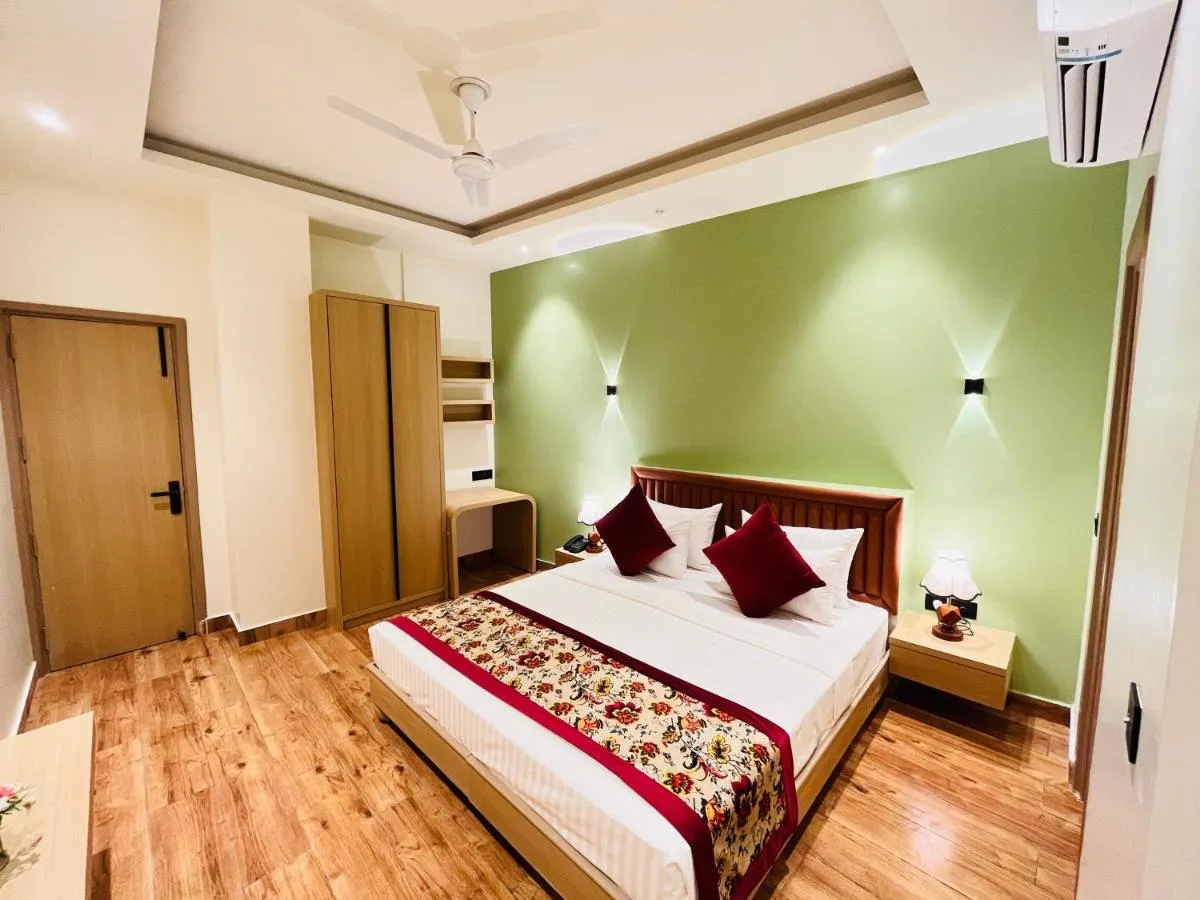Image 3 of Hotel IP Swarn near Anand Vihar Vaishali Ghaziabad