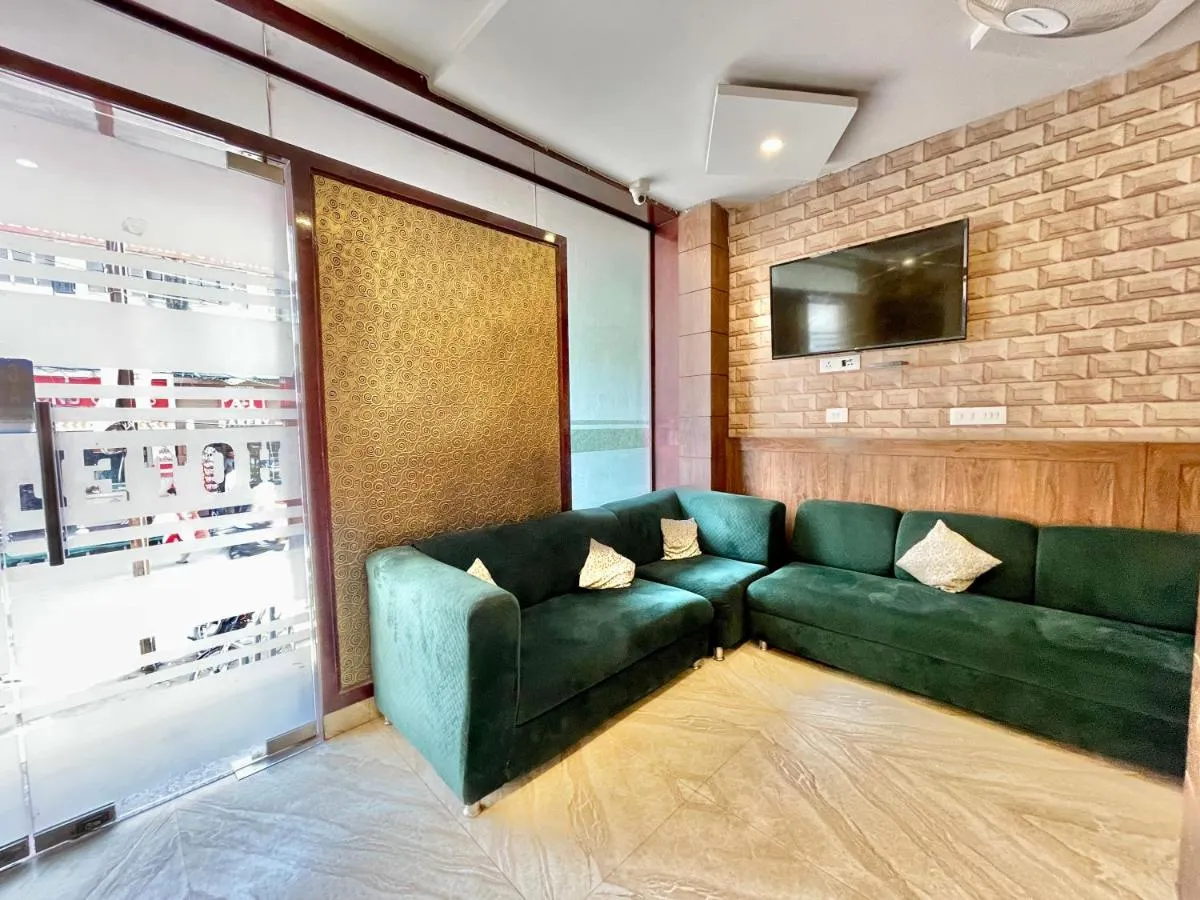Image 4 of Hotel Janaki ! Varanasi ! होटल जानकी – హోటల్ జానకి fully-Air-Conditioned-hotel family-friendly-hotel, near-Kashi-Vishwanath-Temple and Ganga ghat