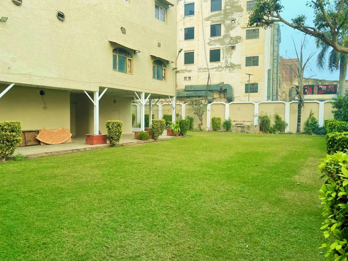 Image 4 of Hotel Kant Palace