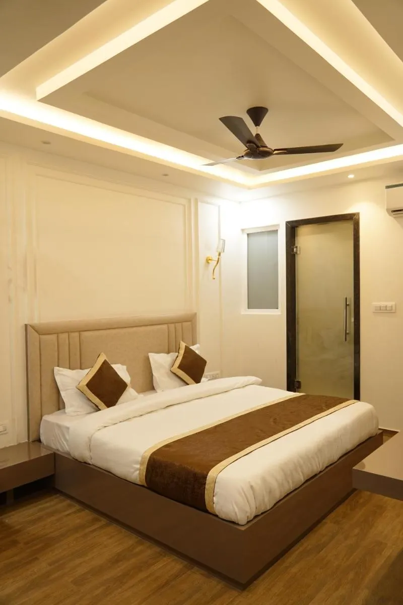Image 1 of Hotel Kartar grand