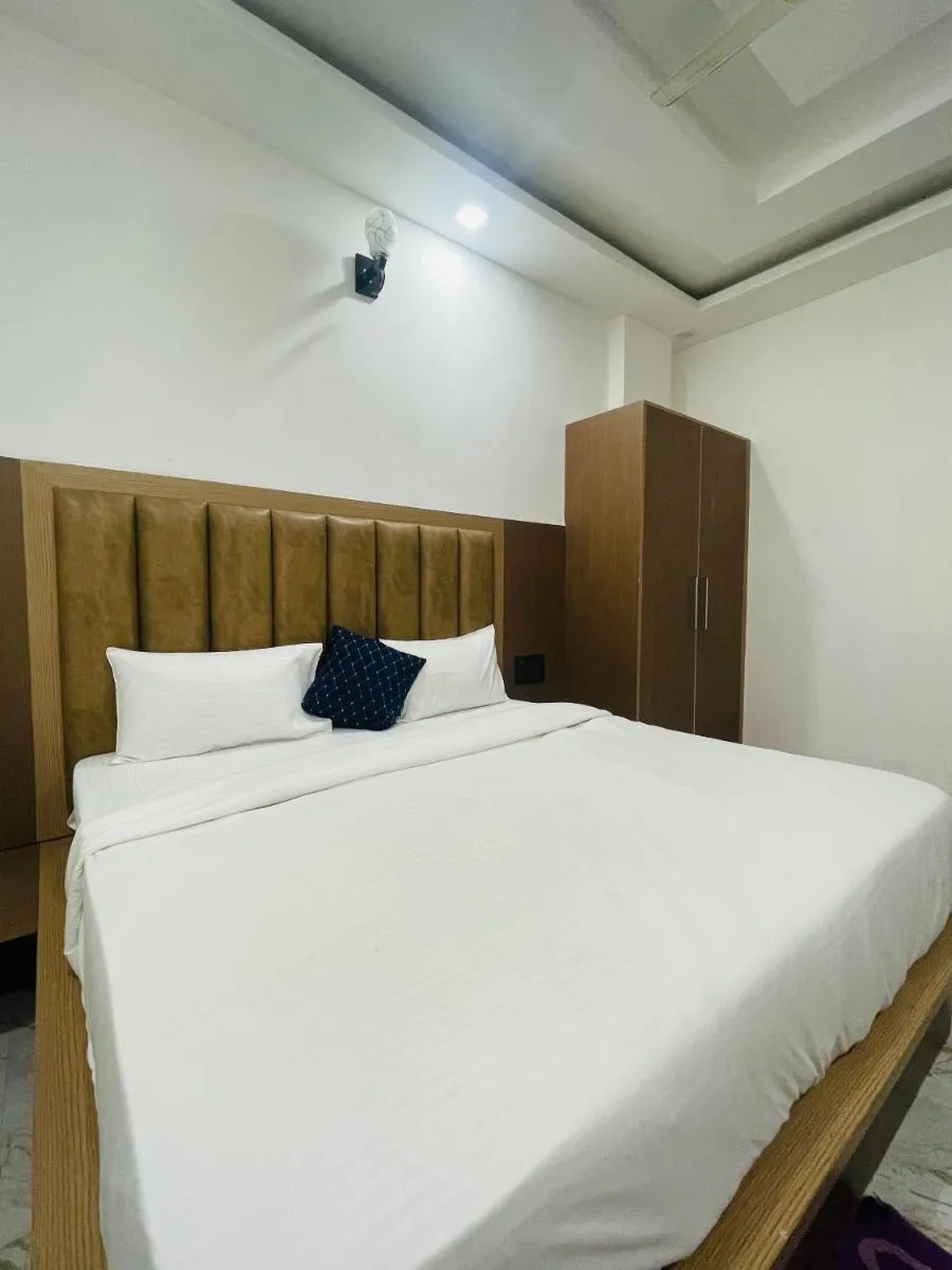 Image 3 of Hotel Meera Madhav Dham- Luxe Hotel