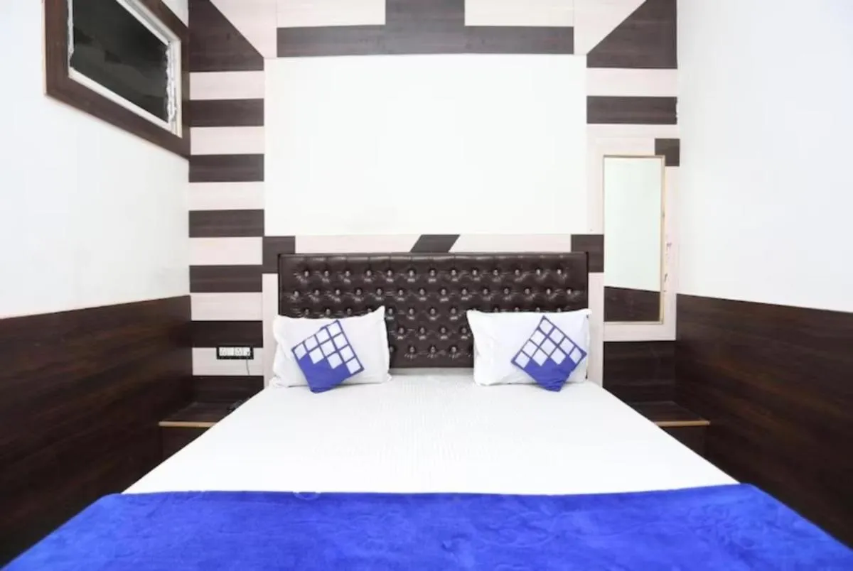 Image 5 of Hotel New Ashiyana Palace Varanasi – Fully-Air-Conditioned hotel at prime location With Wifi , Near-Kashi-Vishwanath-Temple, and-Ganga-ghat – Best Hotel in Varanasi