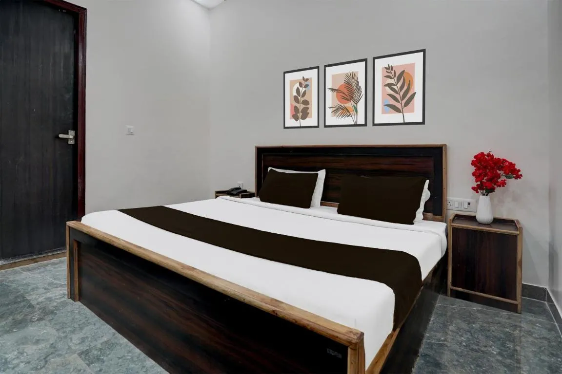 Image of Hotel O Govind Nagar Near Krishan Janm Bhoomi formerly Nidhivan Dham