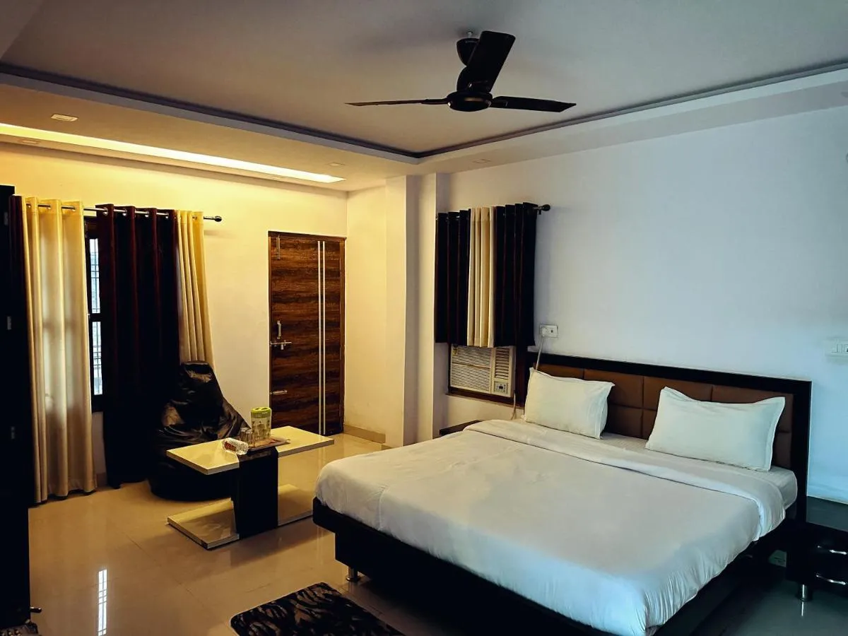 Image 1 of Hotel Pink Paradise