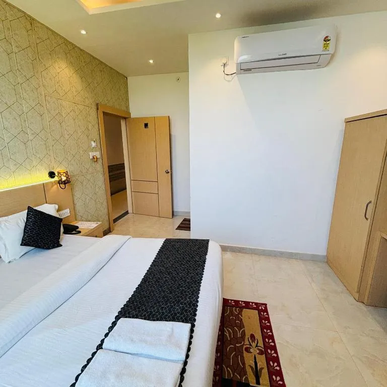 Image of Hotel Ramay Palace 400 Meter from Ram Mandir Ayodhya