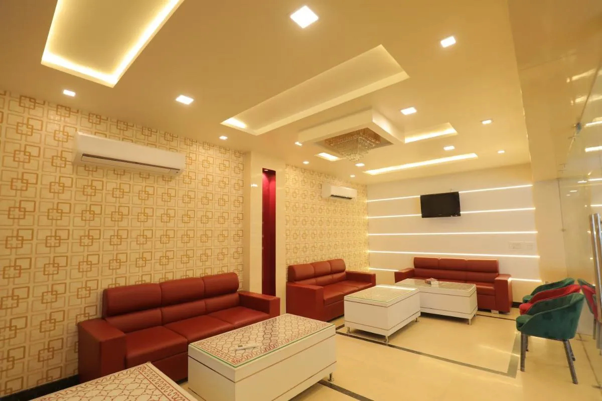 Image 4 of Hotel Red Carpet