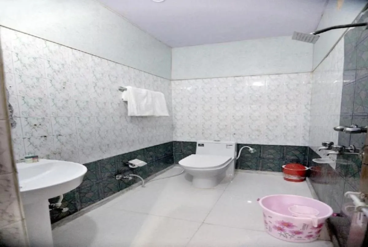 Image 2 of Hotel Reshmi In Agra Near Chandrashekhar Park – Best Location