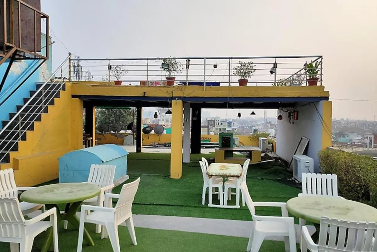Image 4 of Hotel Reshmi In Agra Near Chandrashekhar Park – Best Location