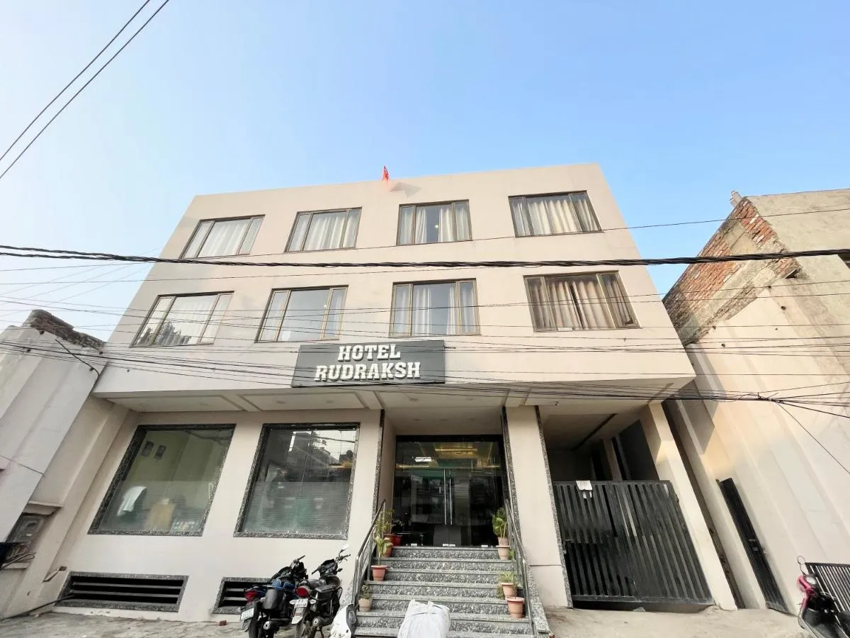 Image 4 of Hotel Rudraksh ! Varanasi ! होटल रुद्राक्ष – హోటల్ రుద్రాక్ష్ fully-Air-Conditioned hotel at prime location with Parking availability, near Kashi Vishwanath Temple, and Ganga ghat