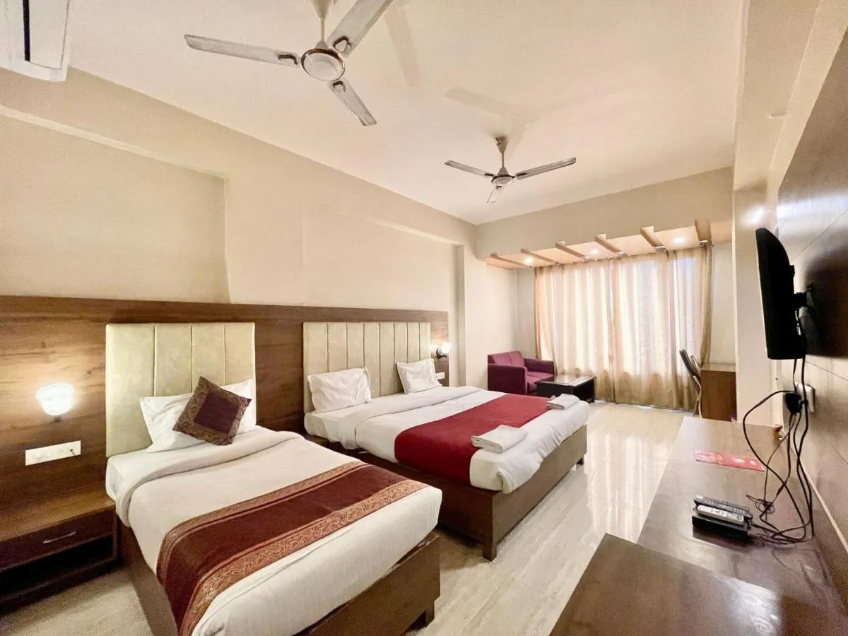 Image 5 of Hotel Rudraksh ! Varanasi ! होटल रुद्राक्ष – హోటల్ రుద్రాక్ష్ fully-Air-Conditioned hotel at prime location with Parking availability, near Kashi Vishwanath Temple, and Ganga ghat