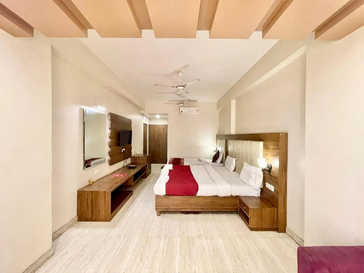 Image 1 of Hotel Rudraksh ! Varanasi ! होटल रुद्राक्ष – హోటల్ రుద్రాక్ష్ fully-Air-Conditioned hotel at prime location with Parking availability, near Kashi Vishwanath Temple, and Ganga ghat 3