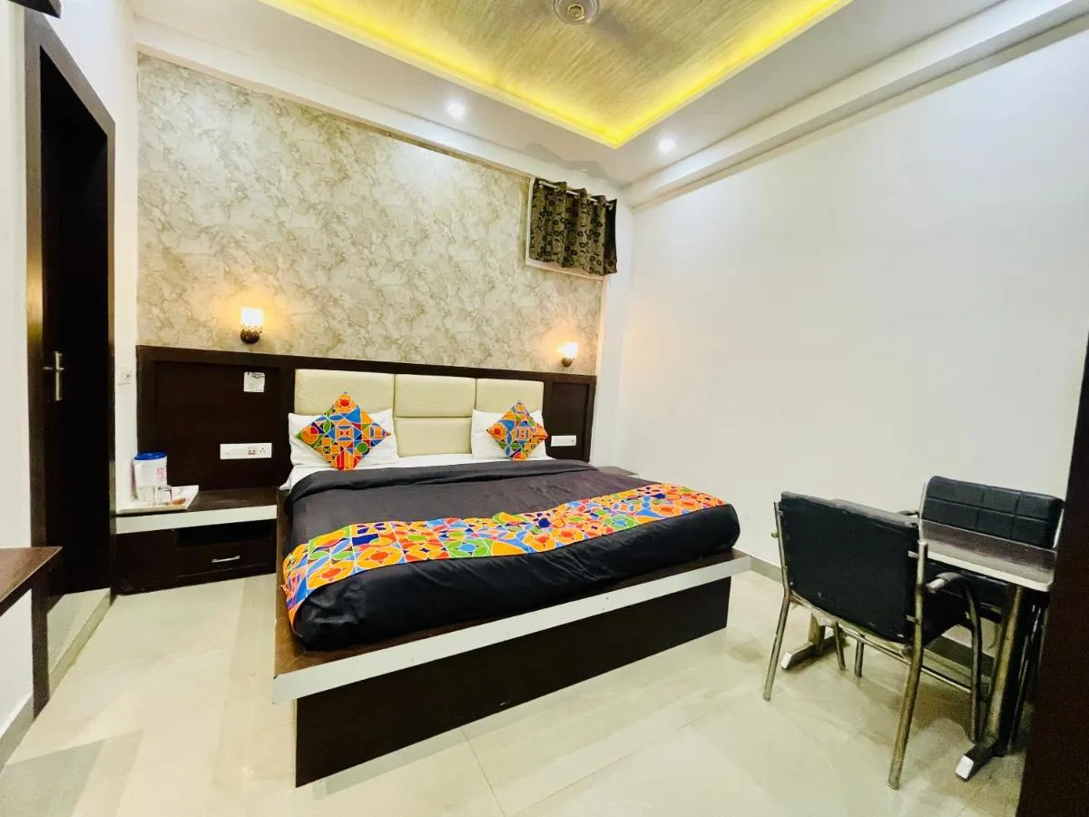 Image 2 of Hotel Samovar premium