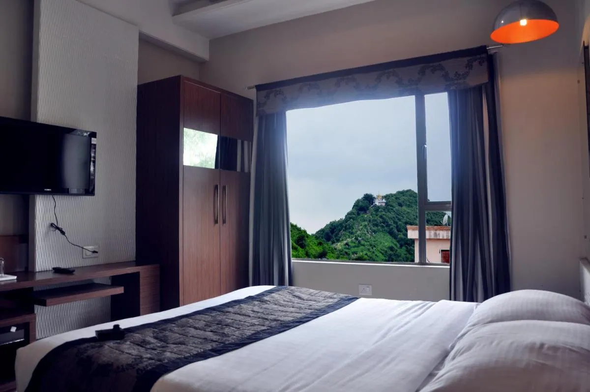 Image 1 of Hotel Sheela Shree Plaza