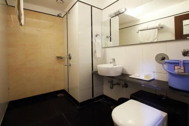 Image 2 of Hotel Sheela Shree Plaza
