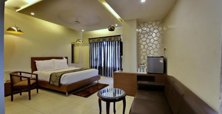 Image of Hotel Sheela Shree Plaza