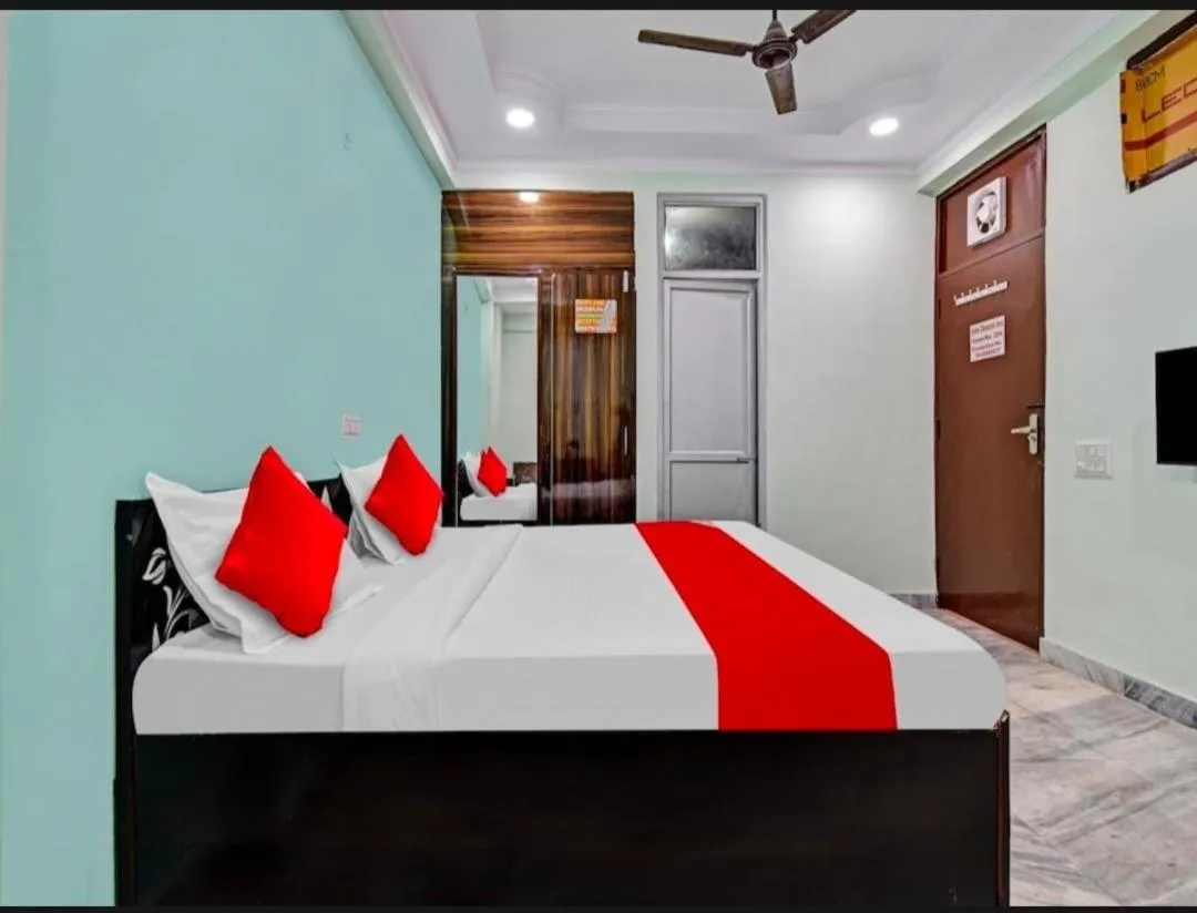 Image 4 of Hotel Small Town