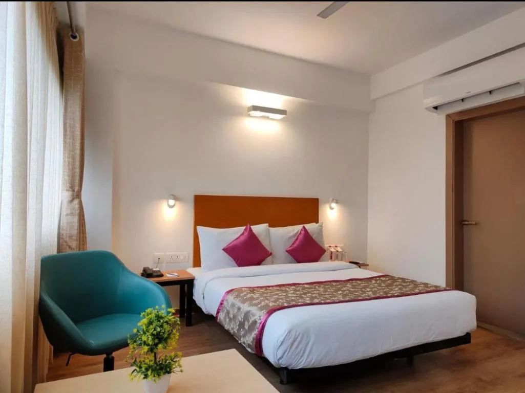 Image of Hotel Solitaire Tower – Top Rated Area- In house Parking