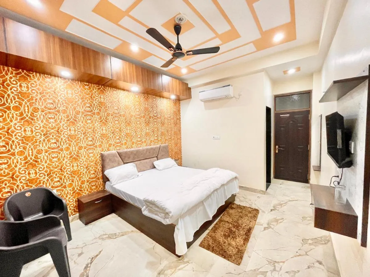 Image 1 of Hotel Sunayana Guest House ! Varanasi fully-Air-Conditioned hotel at prime location, near Kashi Vishwanath Temple, and Ganga ghat