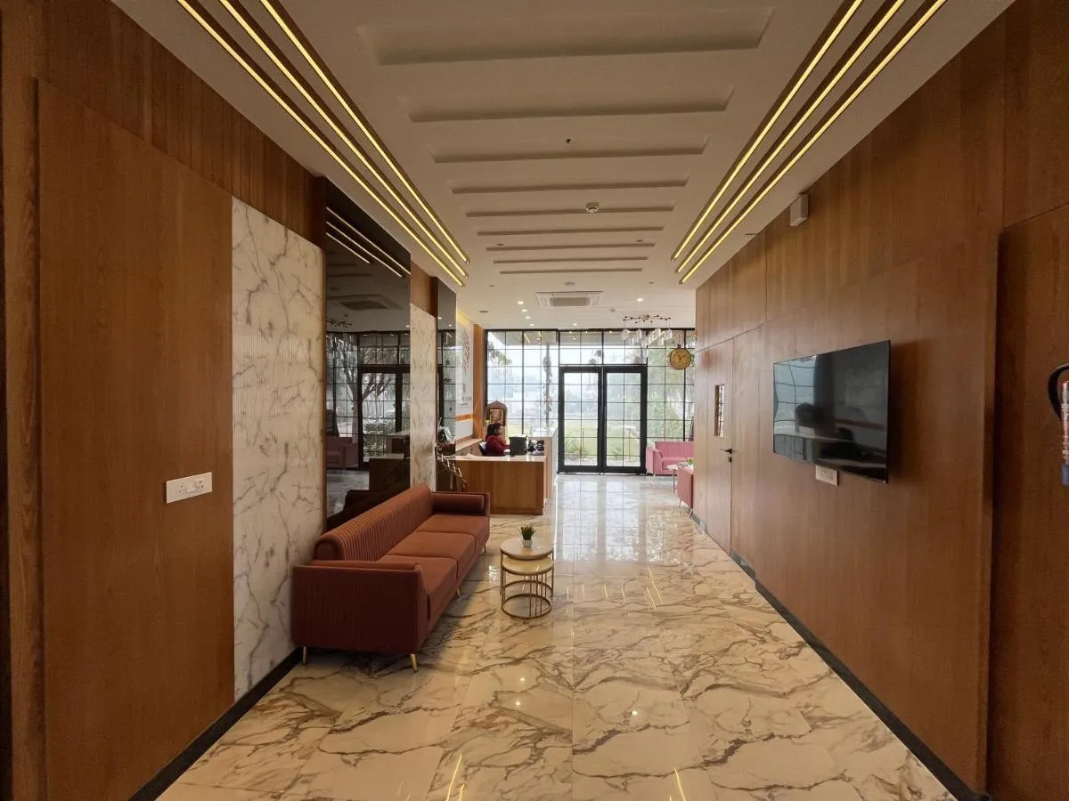 Image 4 of Hotel Three Seasons