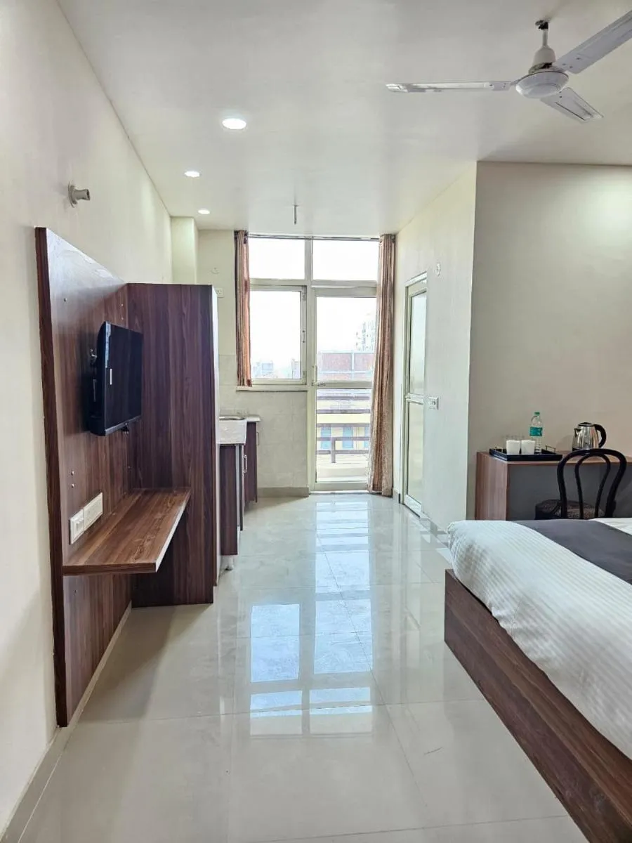 Image 4 of Hotel Vistacrest Noida Sector 104