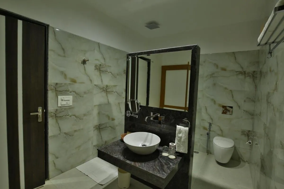 Image 2 of Jhansi Hotel
