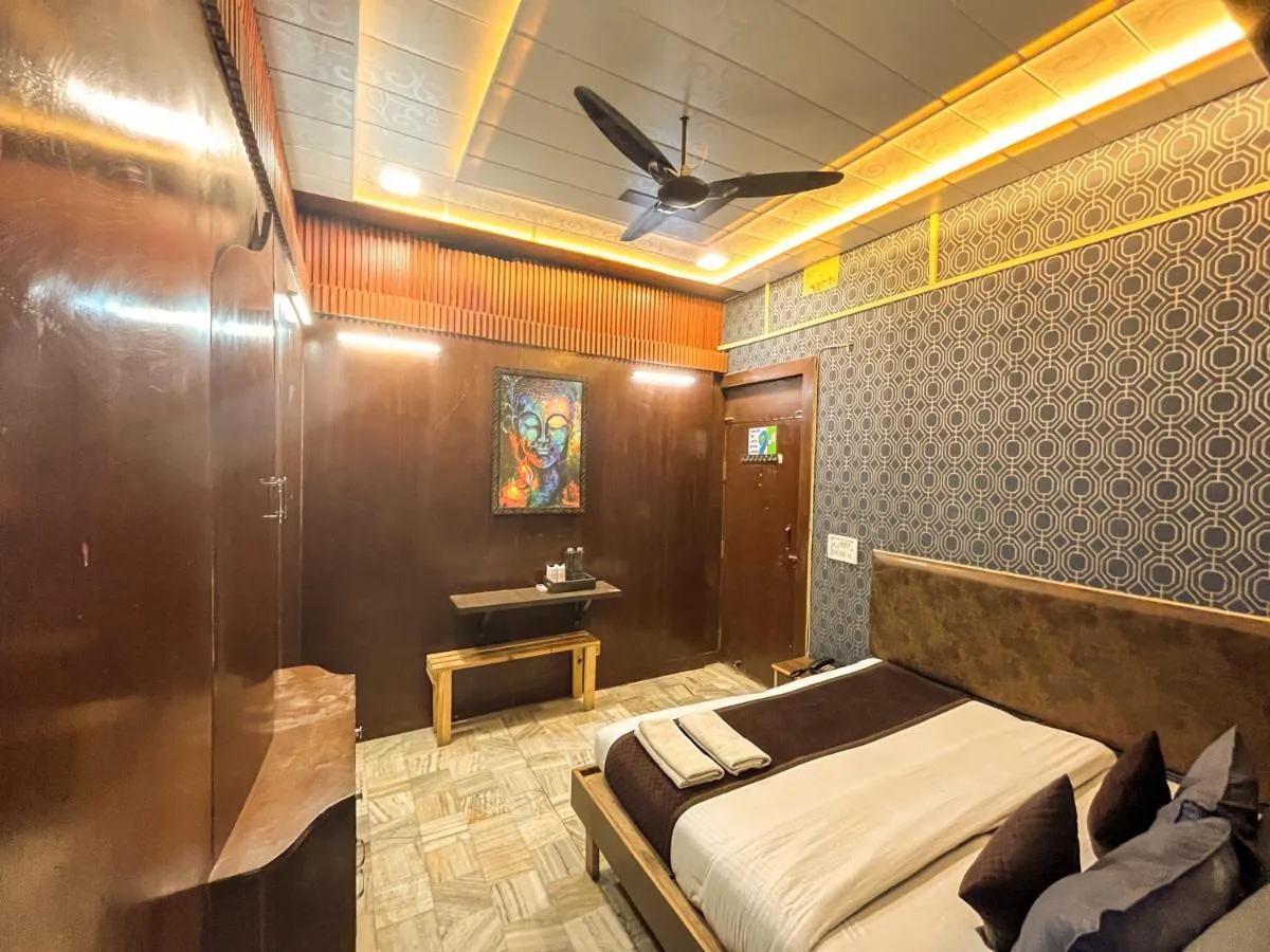 Image 1 of Lucky Restaurant & Guest House