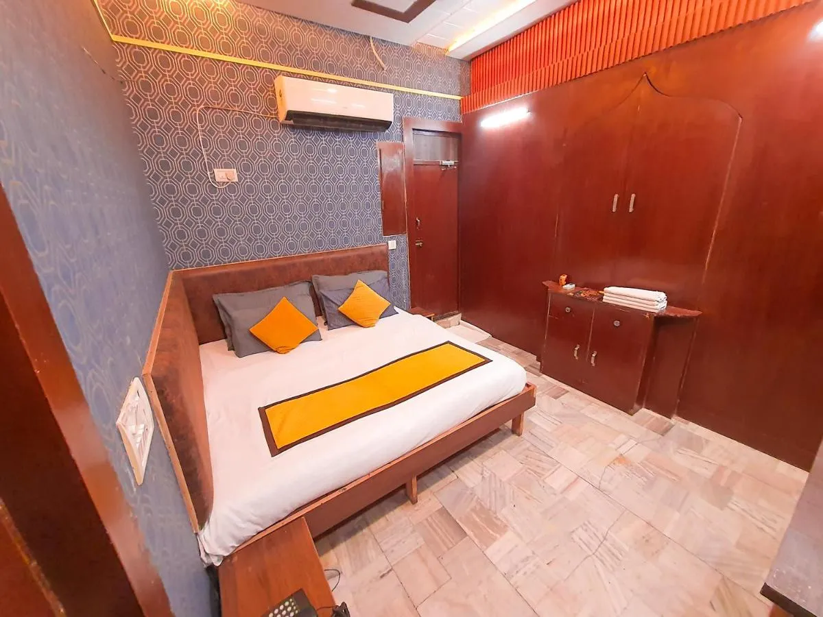 Image 2 of Lucky Restaurant & Guest House